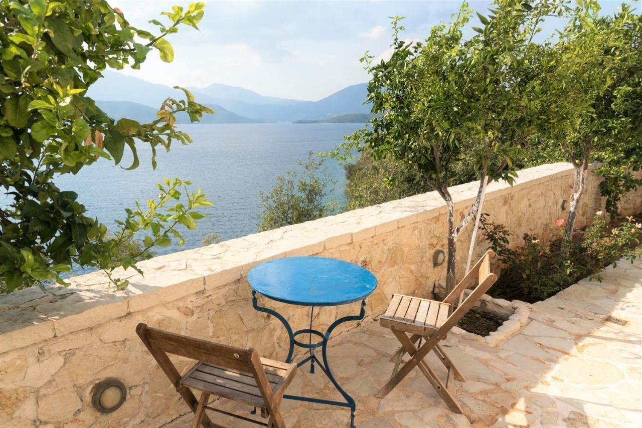 Meganisi Blue Apartment Spartokhórion Екстериор снимка
