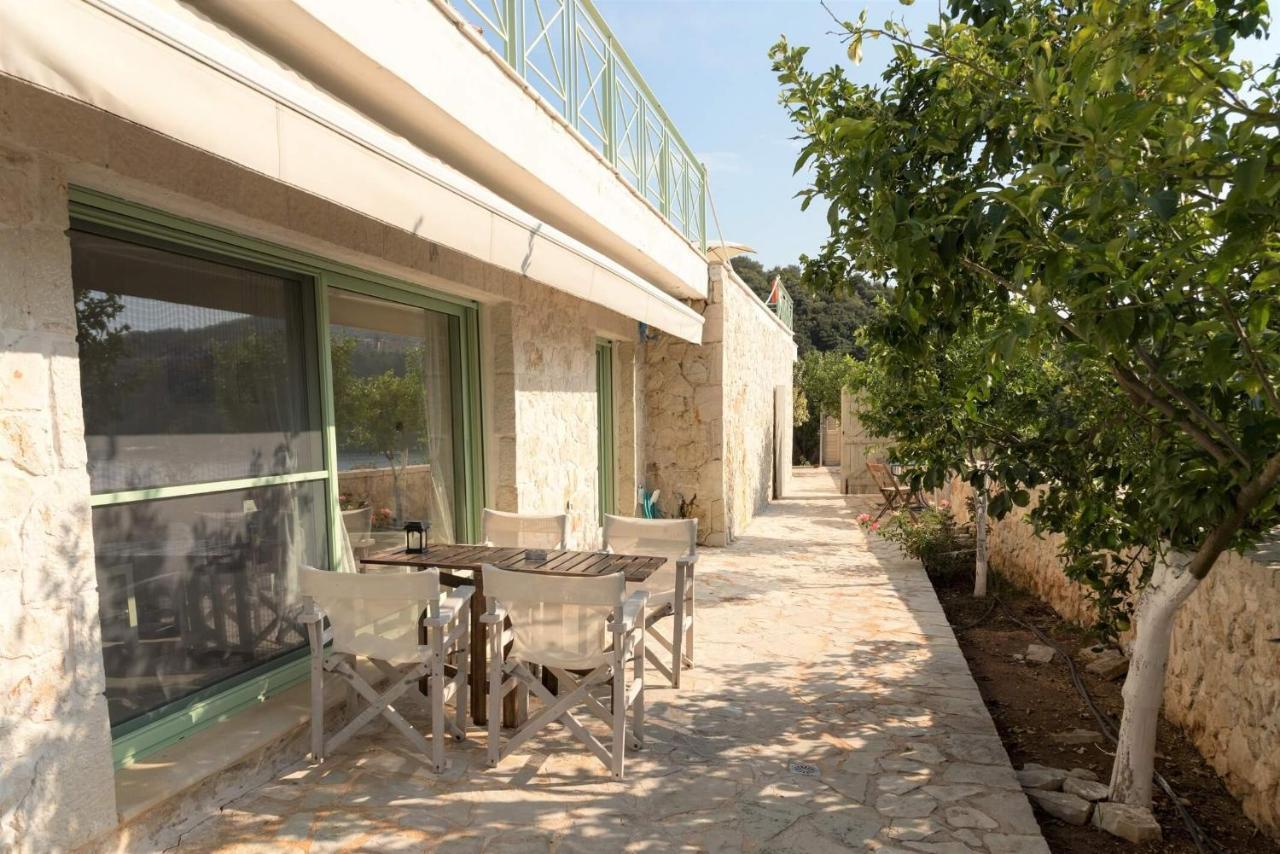 Meganisi Blue Apartment Spartokhórion Екстериор снимка